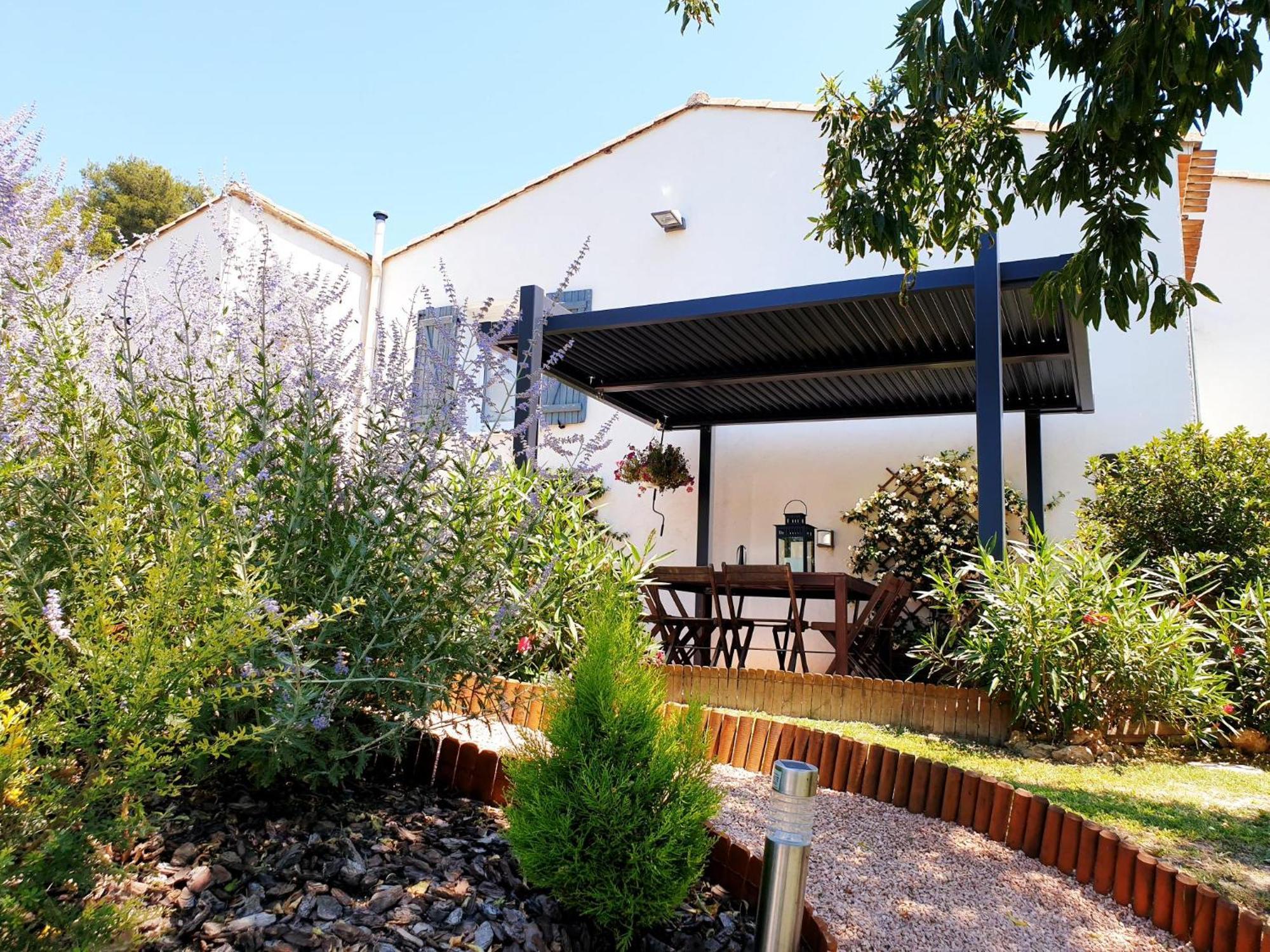 Les Prairies De Fenestrelle Spa & Piscine Au Calme Aubagne Kültér fotó